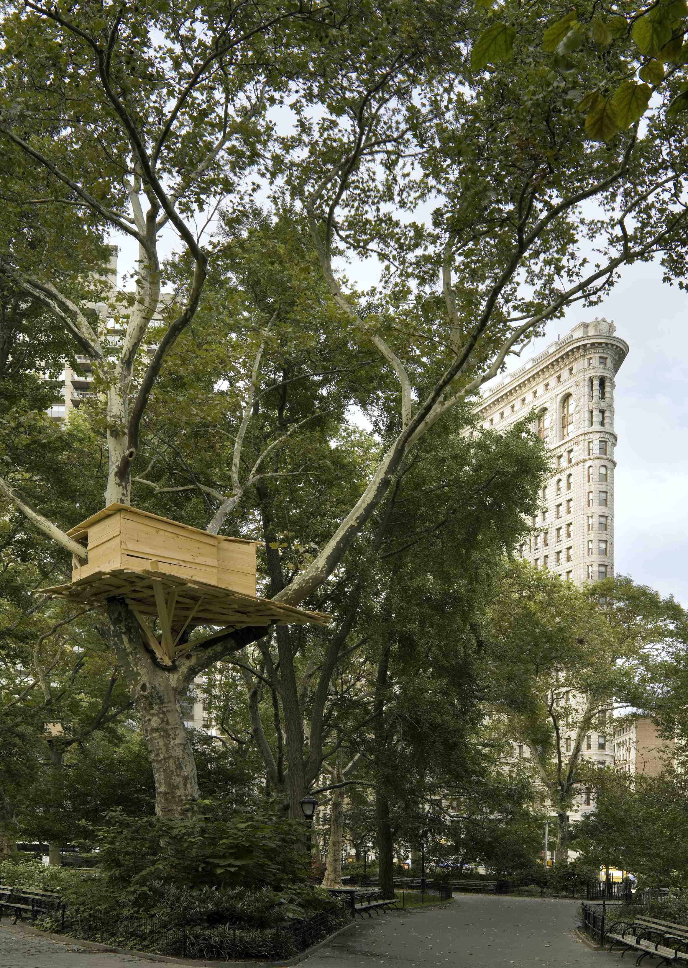 Tadashi Kawamatas Tree Huts Projekt von 2008 in Paris und New York City
